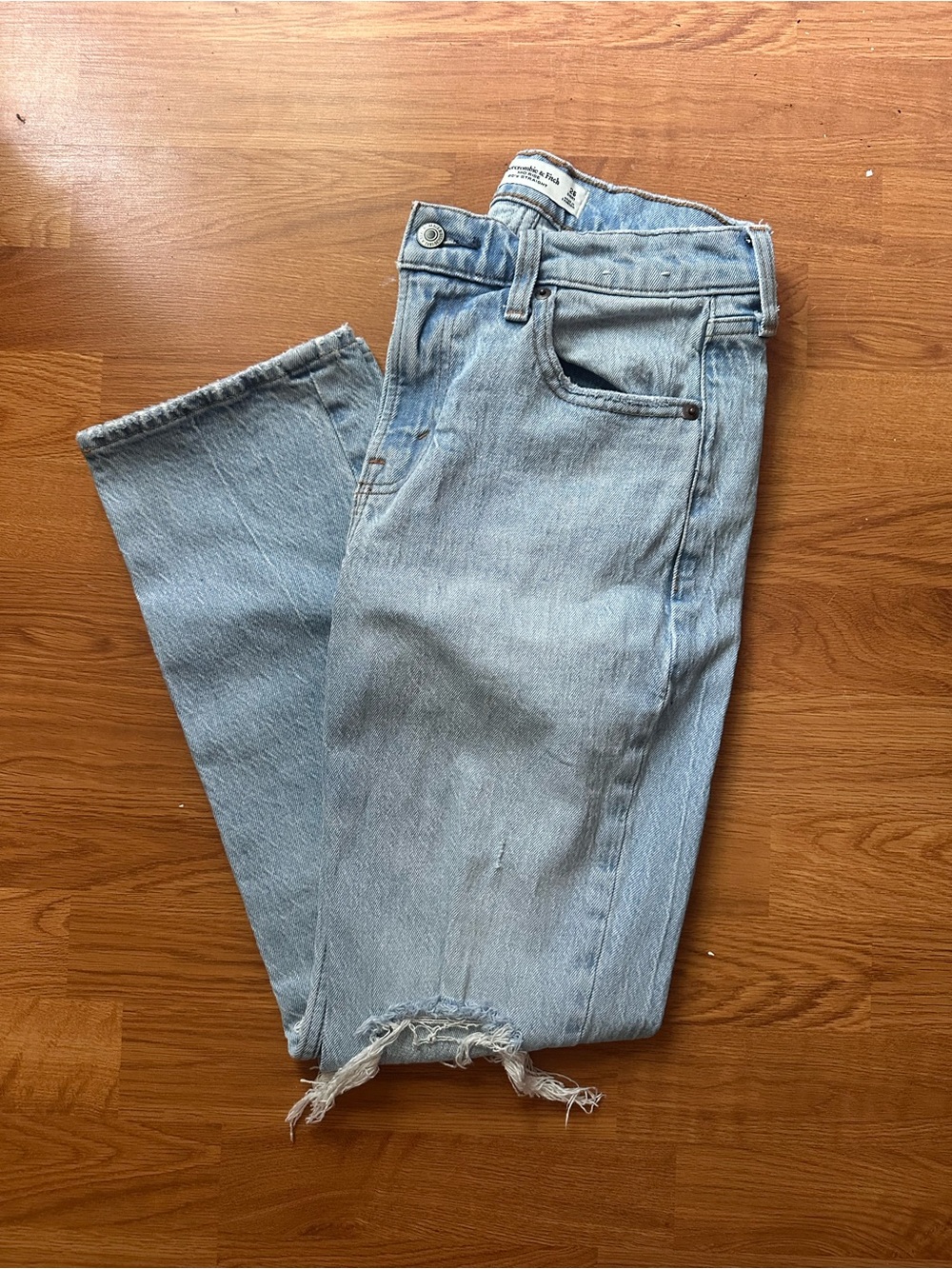 Abercrombie & Fitch 90’s Straight Mid Rise Jean
